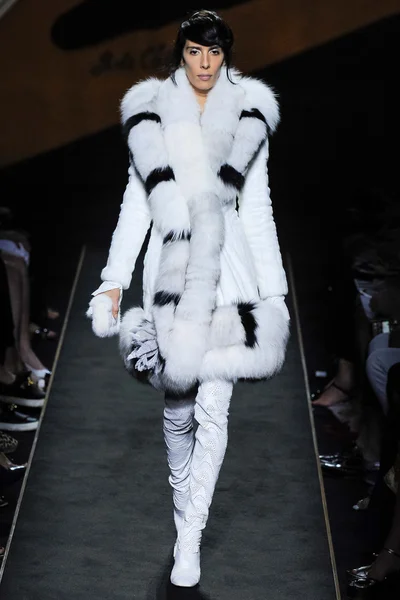 Look 15